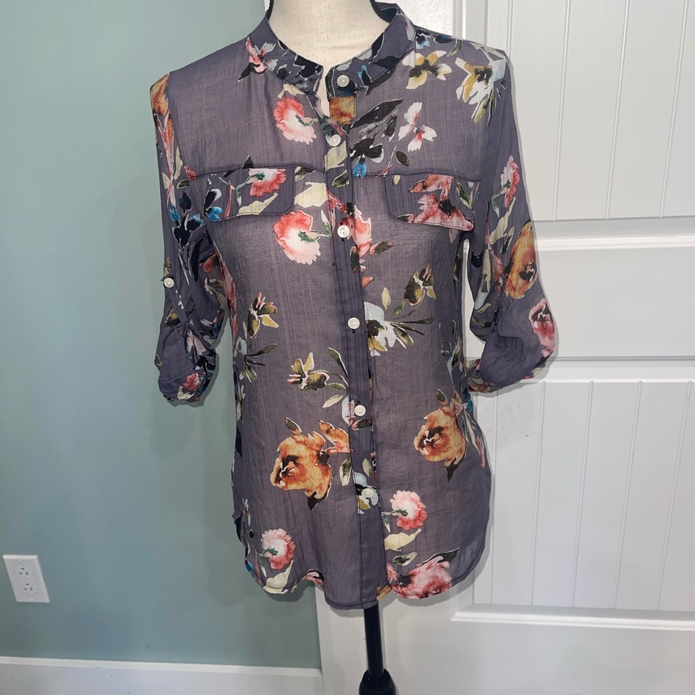 Dolce and Gabbana Women’s floral buttom front sheer lightweight blouse size MD
